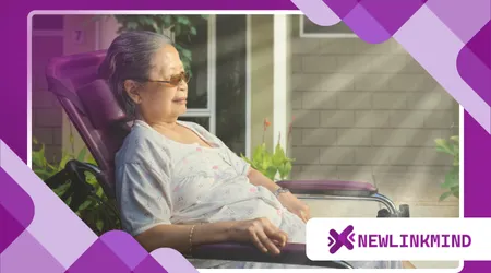 morning vs. evening meditation for seniors