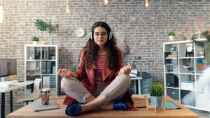 Creating Micro-Pauses That Improve Workday Performance