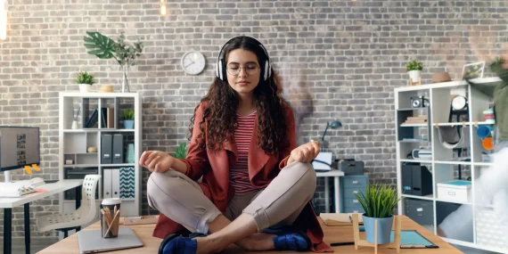 Creating Micro-Pauses That Improve Workday Performance